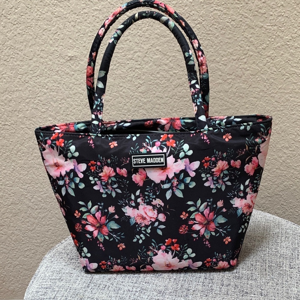 🔹Steve Madden ..Colorful floral Lunch Tote Bag..